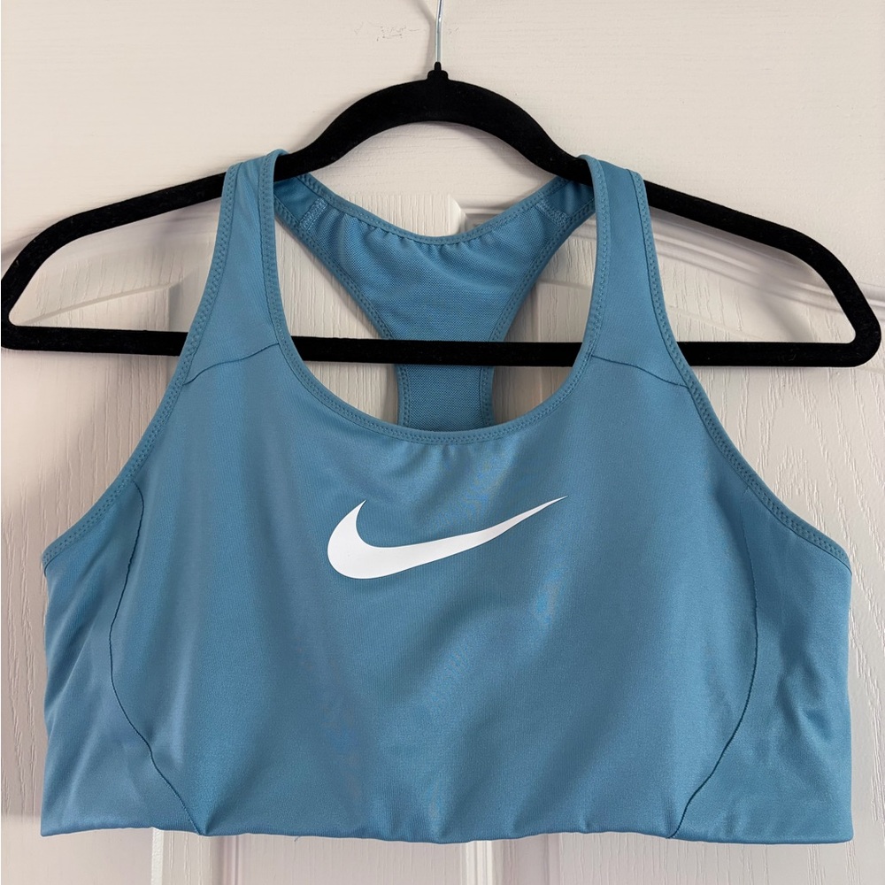 Nike Swoosh Medium Support Sports Bra